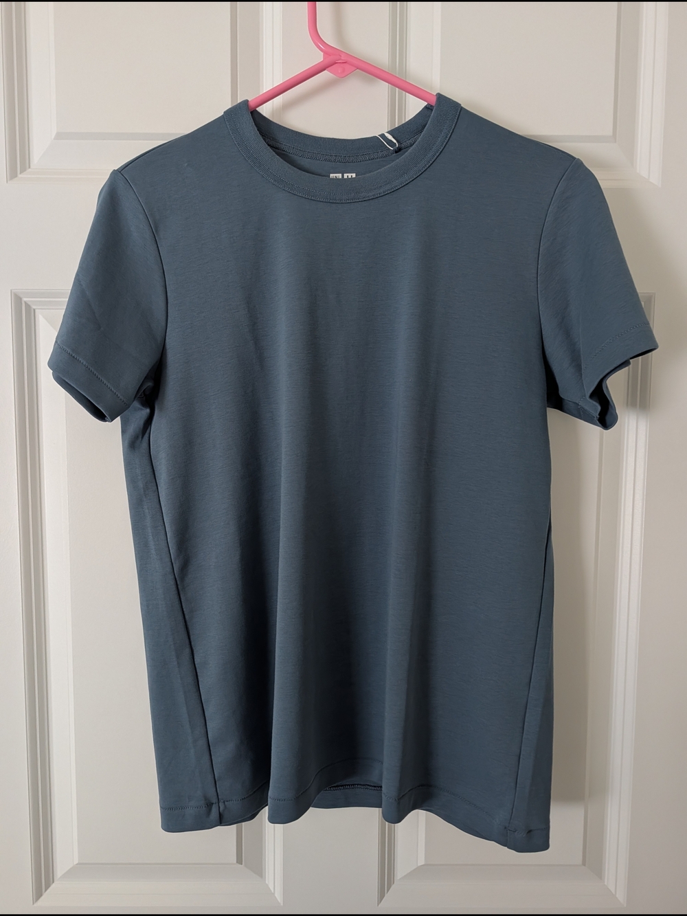 Uniqlo Women's Crew Neck T-Shirt in Slate Blue-Grey, Large